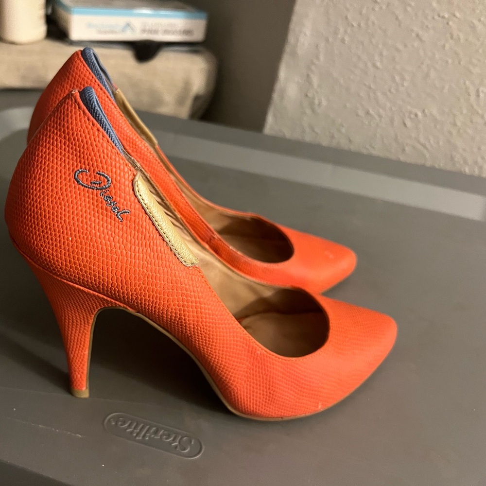 Diesel pumps 37 pink
